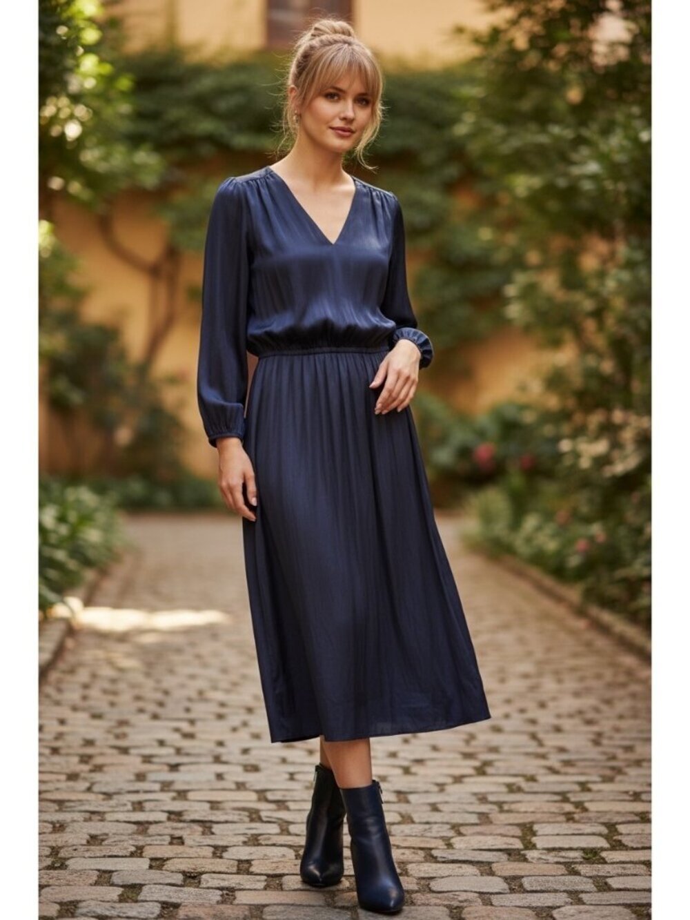 Point Sur Women's Navy Blue V-Neck Three-Quarter Sleeve Midi Dress